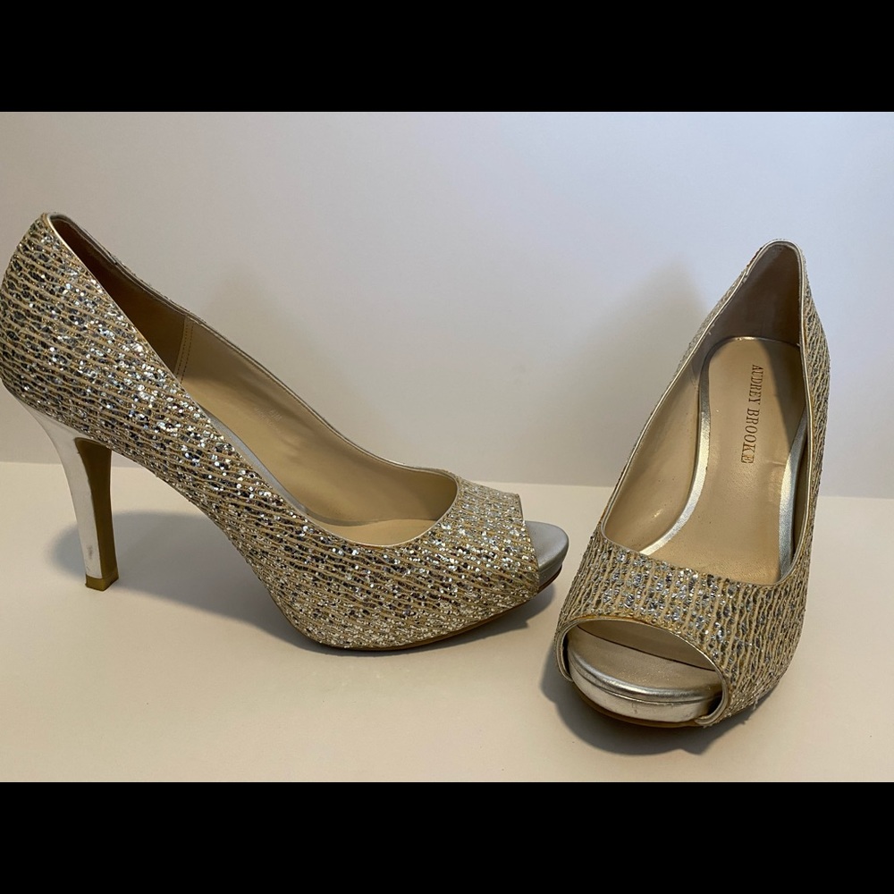 Audrey Brooke Metallic Peep-toe Heel (8.5)